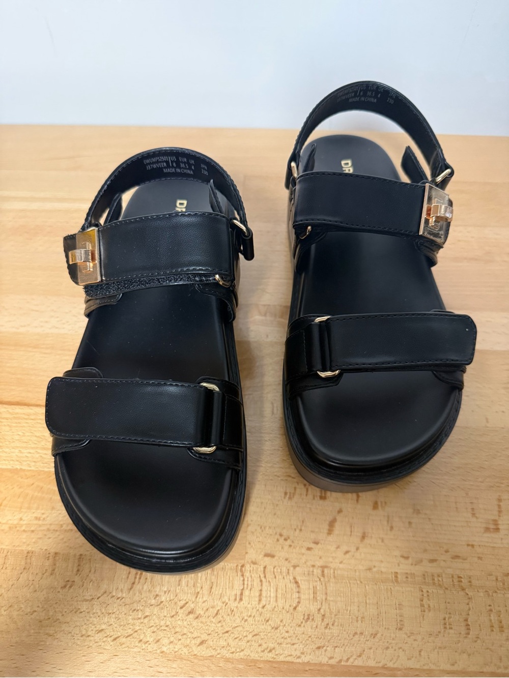 Dream Pairs Women’s Black Platform  Sandals, size 6